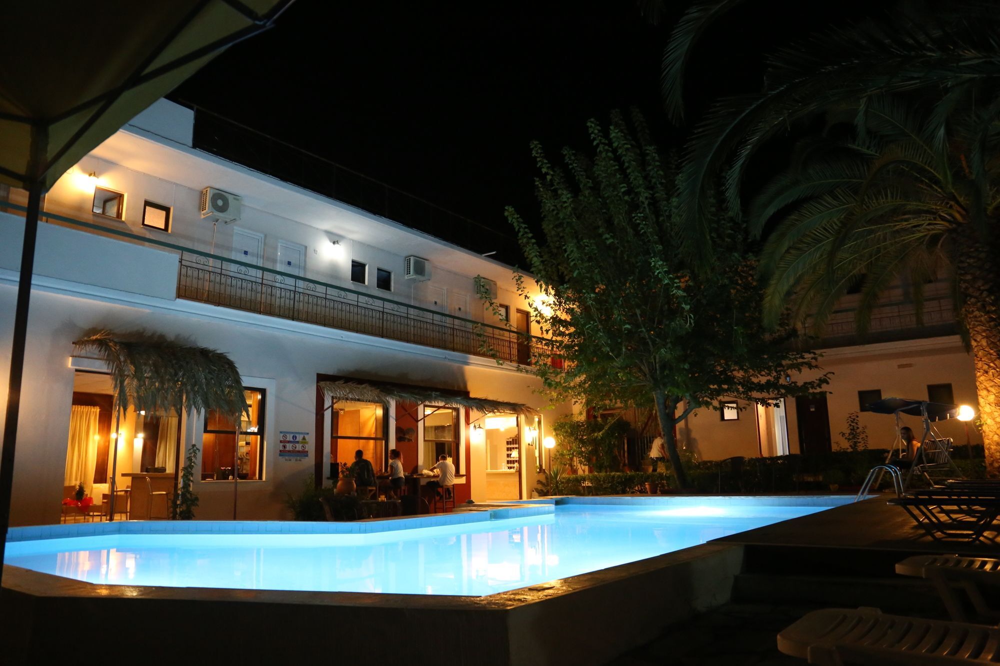 Sunshine Inn Hotel Лигия Экстерьер фото